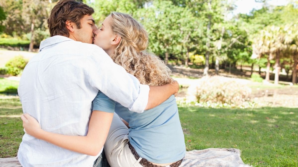 Jak líbání ovlivňuje sexuální a vztahovou spokojenost